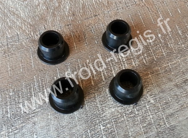 SCO-136 Jeux de 4 bagues code 66028600 Merci d'indiquer le modèle et le numéro de série de votre machine ils sont indispensables